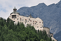 Burg Hohenwerfen auf Etappe Salzburg bis Dorfgastein