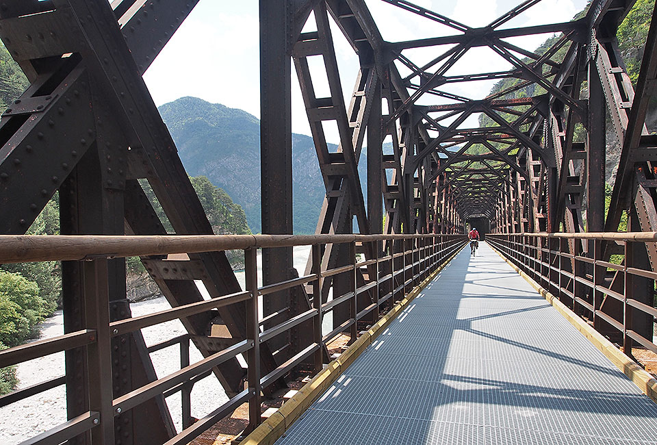 Lange Eisenbahnbrücke