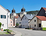 Altmühlradweg: Wehrkirche in Kottingwörth