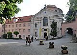 Altmühlradweg: Kloster Innenhof