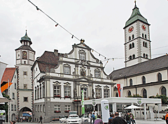 Rathaus und Kirchen