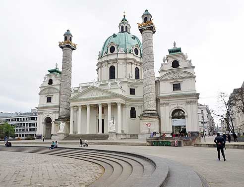 Prächtige Karlskirche in Wien