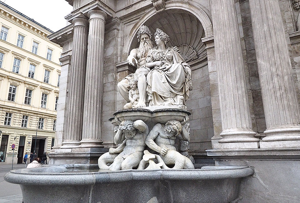 Albrechtsbrunnen bei der Albertina in Wien