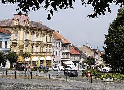 Am dreieckigen Stadtplatz in Roudnice