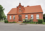 Schul- und Kirchhaus Tieckow