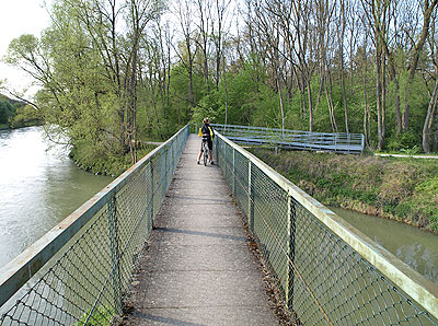 Brücke über Nebenflüsse