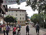 Oberstdorf ist verkehrsberuhigt. Die Fußgänger haben hier das sagen. Vor dem Ort gibt es nahezu 1000 Parkplätze. 