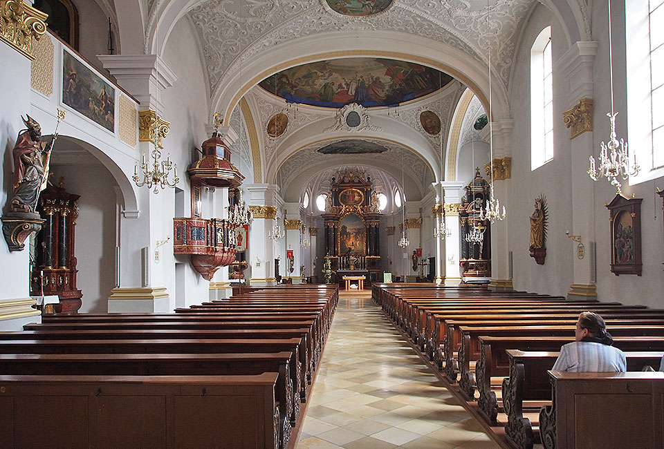 Kirchenschiff von St. Nikolaus