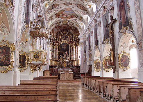 Kirchenschiff Münster "St. Martin" in Fischbachau
