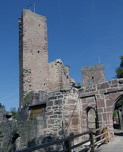Ruine Henneburg