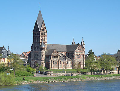 Romanische Kirche in Grossauheim