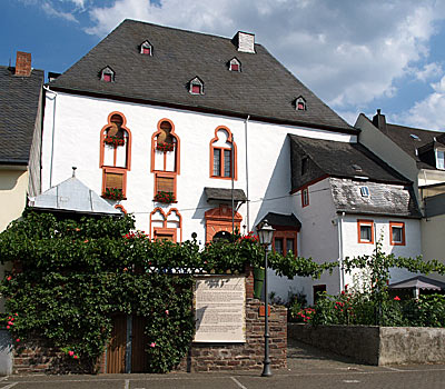 Burghaus in "Neef"