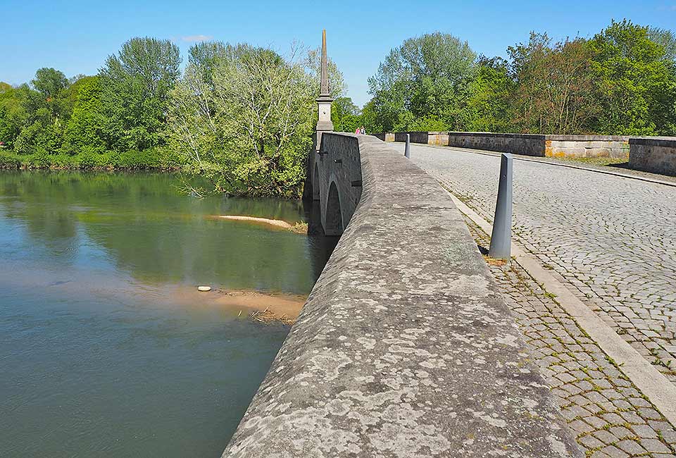 Ulrichsbrücke über den Neckar