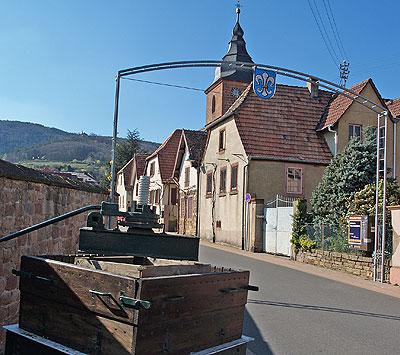 Radwege Südpfalz: Kirche in Burrweiler