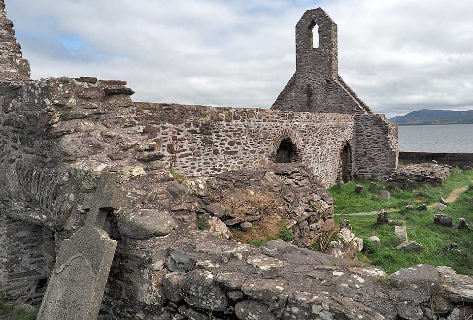 Klosterruine in Ballinskelligs - hierher zogen die Mönche der Inseln