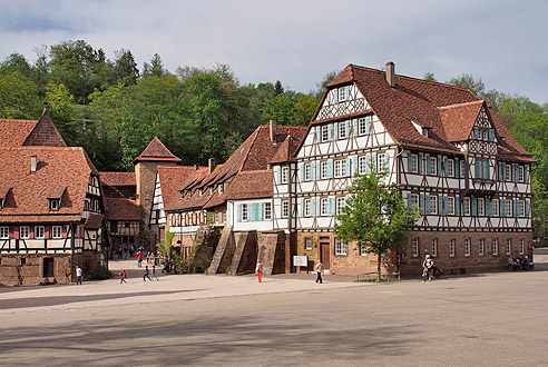 Der Klosterhof in Maulbronn