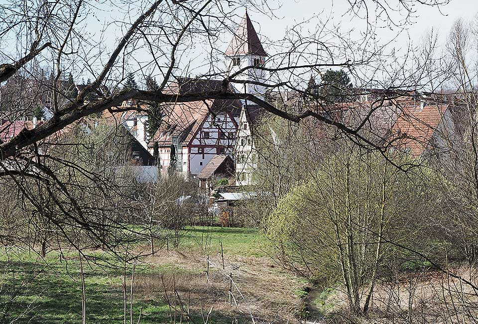 Blick von der Darmsheimer Mühle auf den alten Ortskern von Darmsheim
