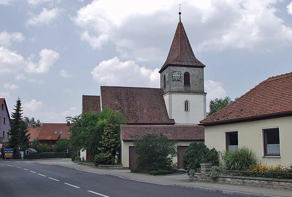 Ortsdurchfahrt und Kirche in Archshofen