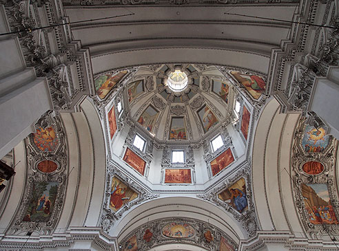 Die Kuppel des Doms in Salzburg
