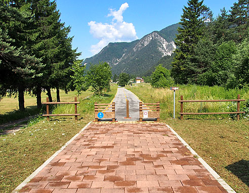Einstieg auf die Bahntrasse