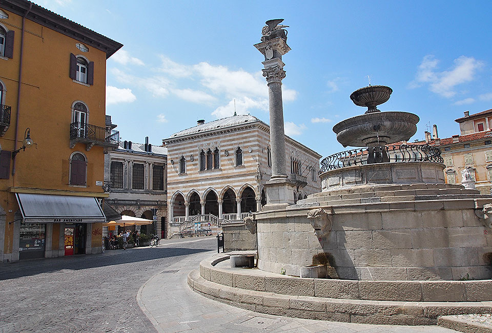 Piazza della Liberta