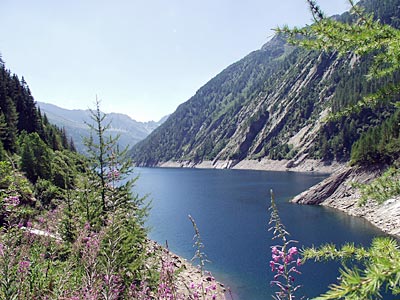 Lavizarratal: Der Sambuco-Stausee am hinteren Ende