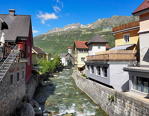 Blick von der Brücke über die Reuss