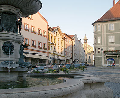 Altm&uuml;hlradweg:  Marktplatz am Abend in Eichst&auml;tt