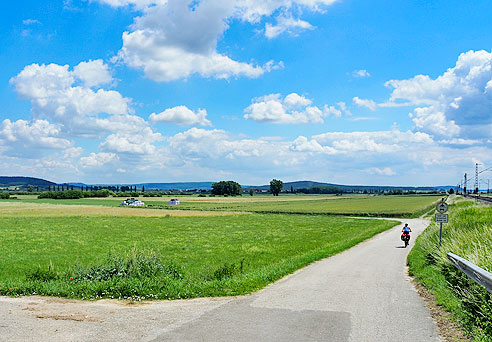 Flaches, breites Altmühltal