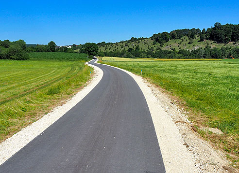 Breiter Talgrund und neuer Radweg