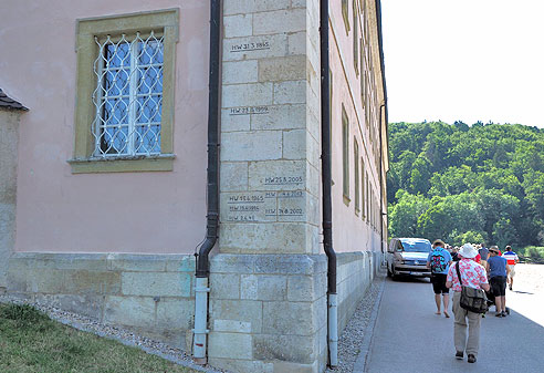 Hochwassermarken am Kloster