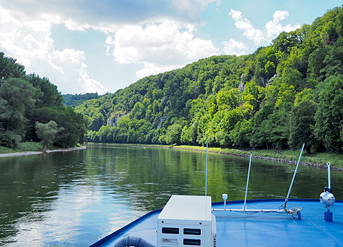 Mit dem Schiff auf der Donau zum Donaudurchbruch