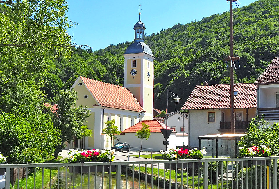 Mühlbach mit Karstquelle