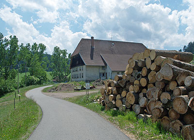 Bergauf am Berghof vorbei