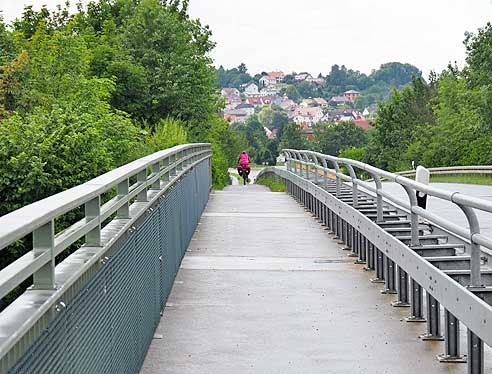 Brücke über die A7