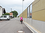 Trennwand am Radweg
