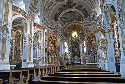 Innenansicht der Asambasilika