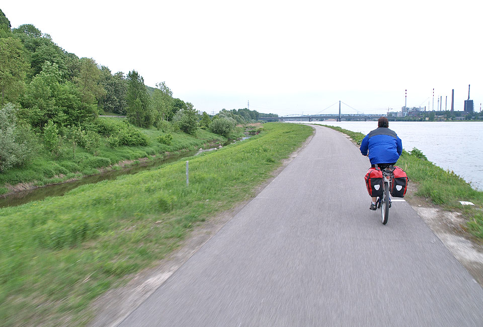 Industriegebiete bei Linz rechts der Donau
