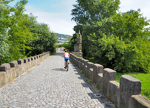 Weite Sicht auf den Veraluf der Elbe