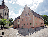 Rathaus und Kirche