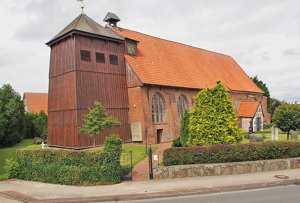 Eigentümliche Bauweise der St. Bartholomäuskirche in Mittelnkirchen