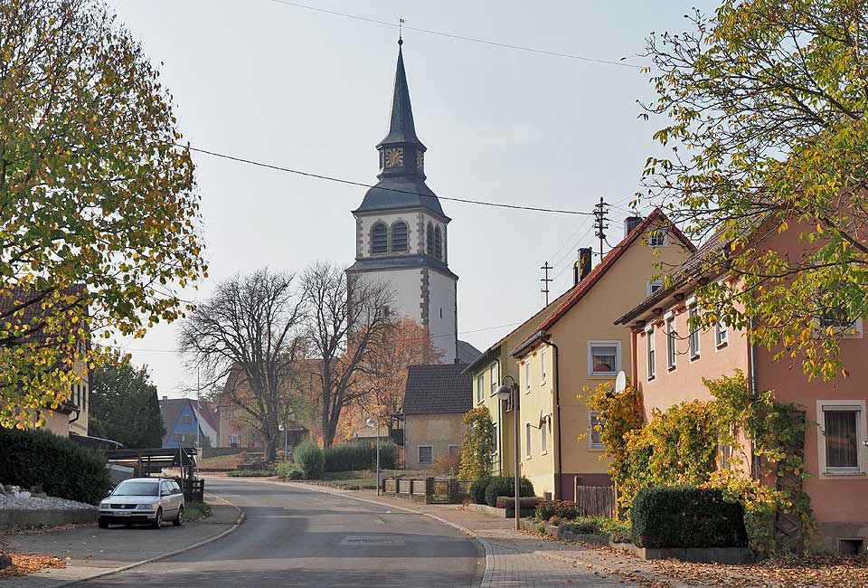 Blick auf die Kirche von Hengstfeld