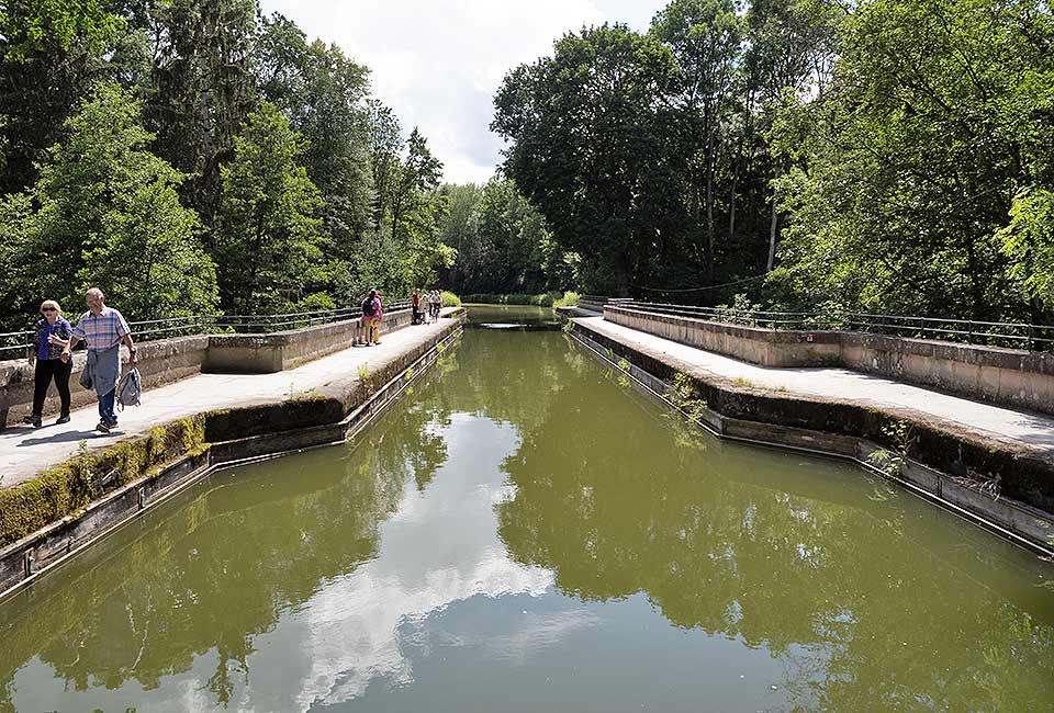 Brückkanal über die Schwarzach Brückkanal über die Schwarzach