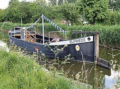 Altes originales Kanalschiff