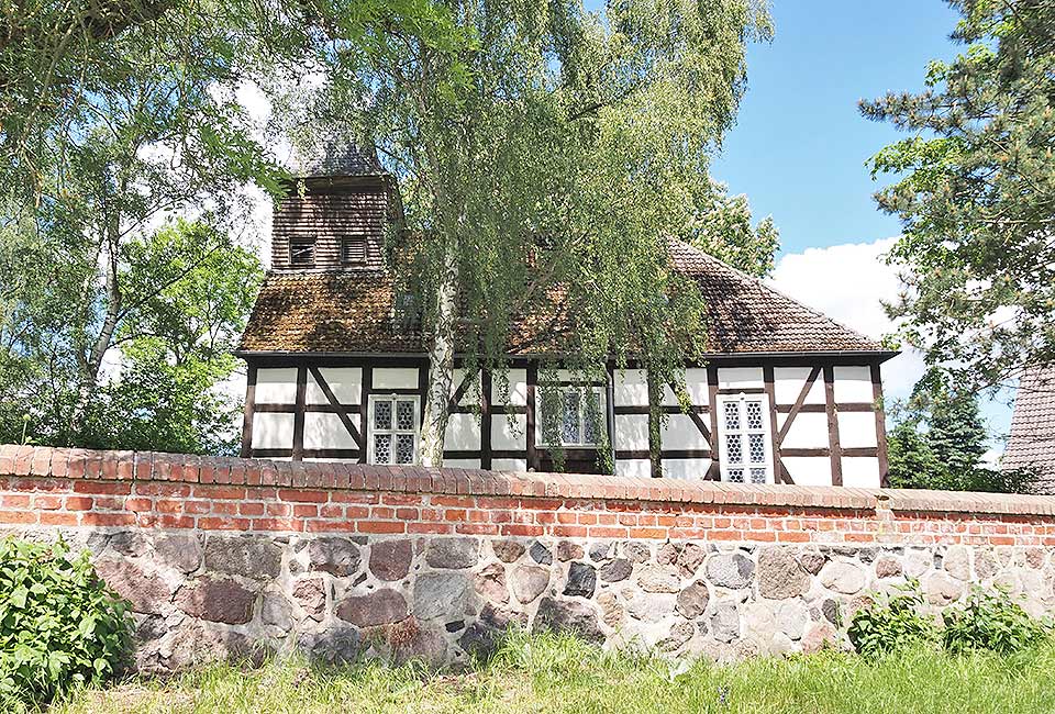 Fachwerk-Kirche in Kratzeburg