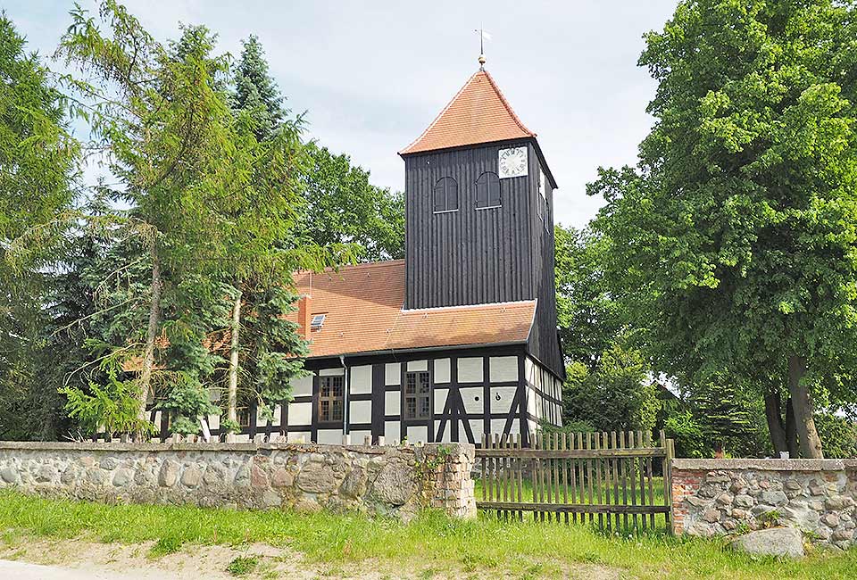 Holzkirche in Bredereiche