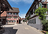 Rheinradweg: Ortsmitte von Rafz