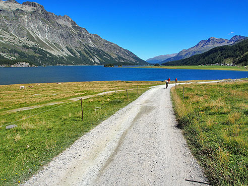 Radweg am Lunghin-See