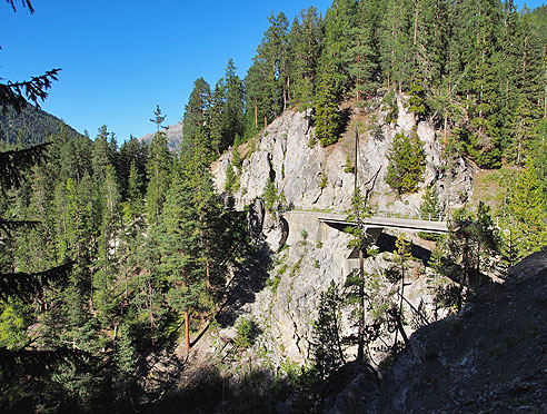 Brücke über Schlucht