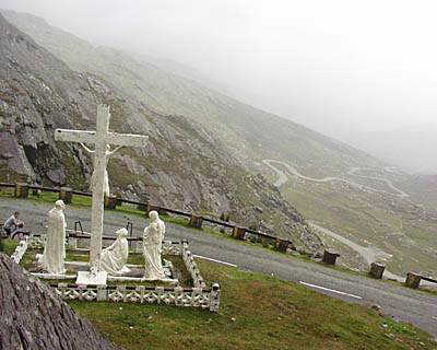 Auf dem Healypass Gipfelkreuz